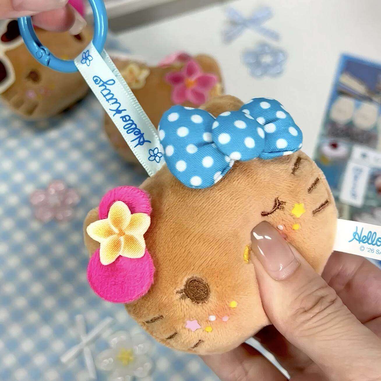 Hello kitty let's go to beach series pendant Blind Box