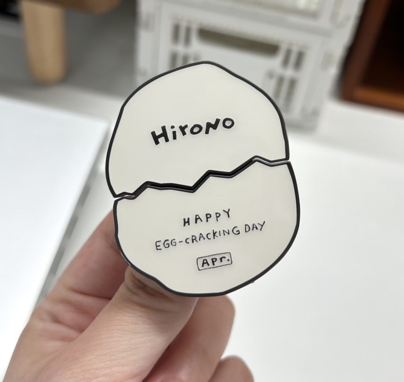 Hirono Birthday Badge Egg Cracking Day