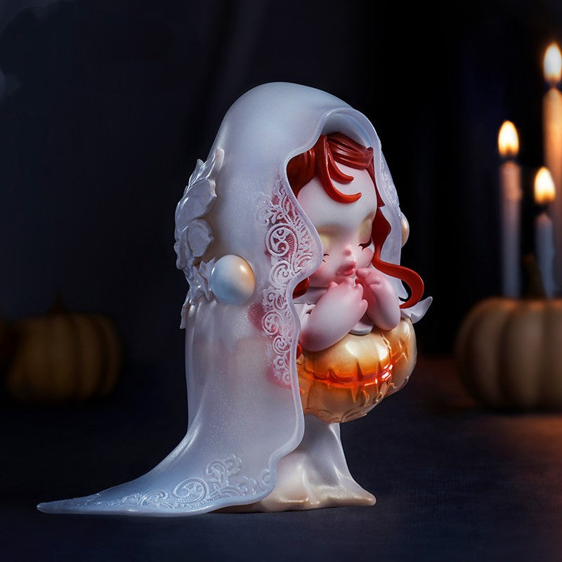 Skullpanda Covenant of the White Moon Figure