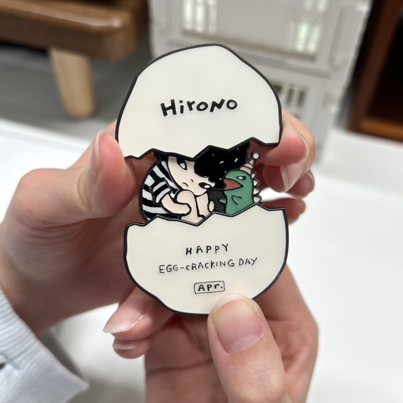 Hirono Birthday Badge Egg Cracking Day