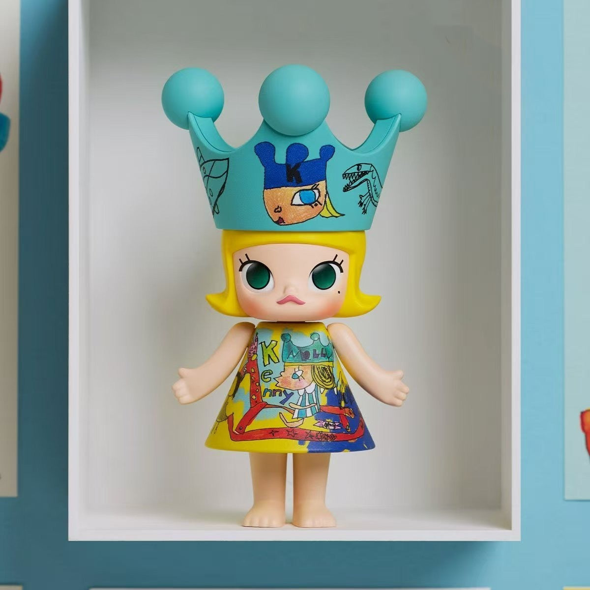 POP MART MEGA ROYAL MOLLY 100% Series 1 Figure Blind Box (PRE-ORDER)