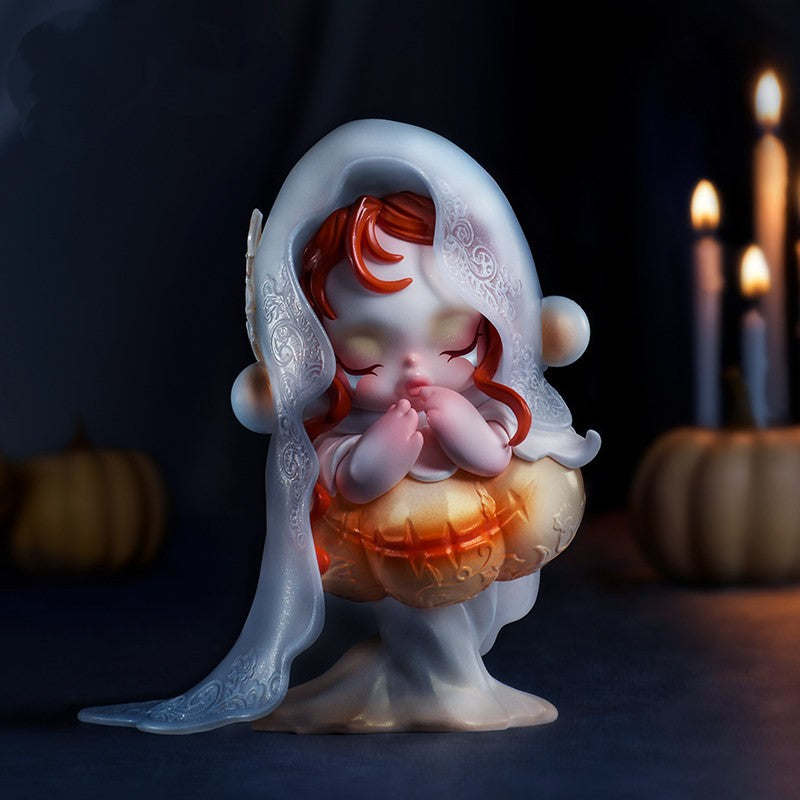 Skullpanda Covenant of the White Moon Figure