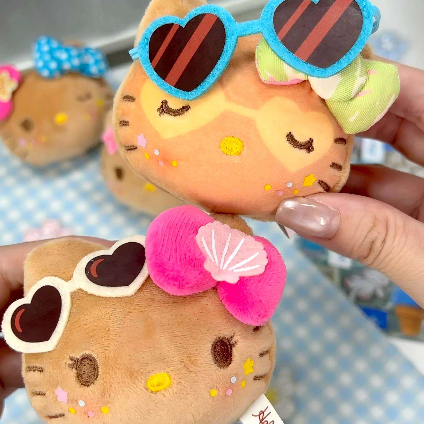 Hello kitty let's go to beach series pendant Blind Box