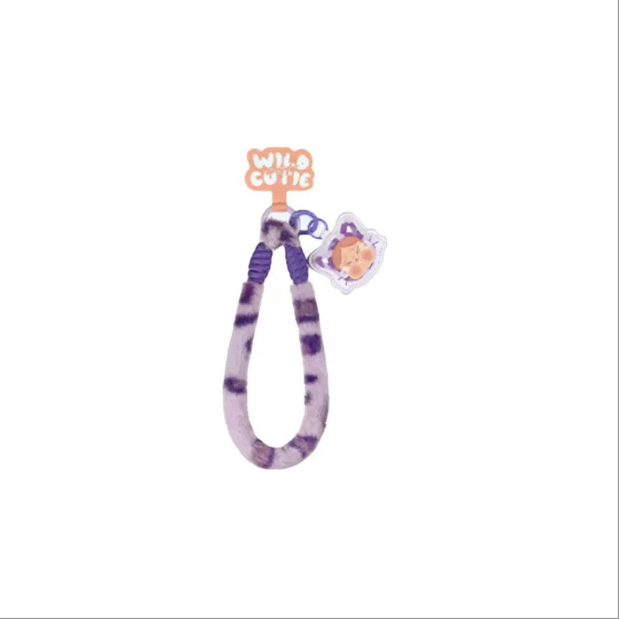 صندوق سحر الهاتف CryBaby Wild but Cutie الأعمى