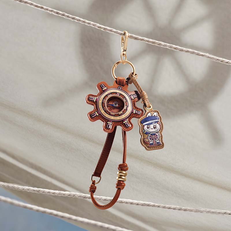 POP LAND The Monsters De Vliegende Flying LABUBU Series Compass Pendant