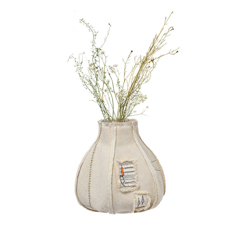 POP MART × Hirono Whisper Within Series Avatar Pillow Fabric Vase Spiritual War Blanket